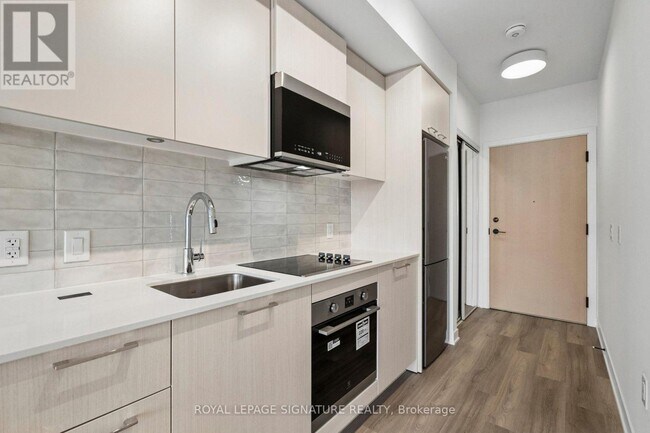 Photo - 10 Oak St Unit 701