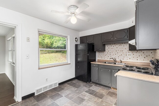 Photo - Westwood- Cozy 3 bedroom 1 Bath