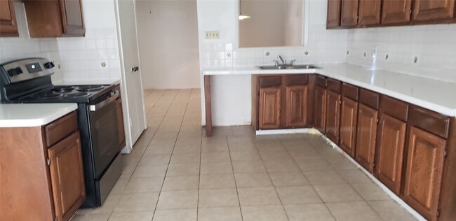 11714 Bob White Dr