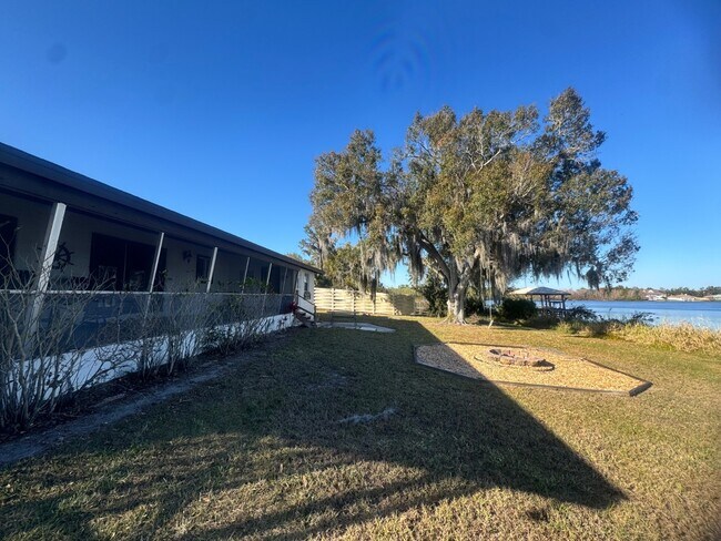 Photo - 734 Memorial Dr