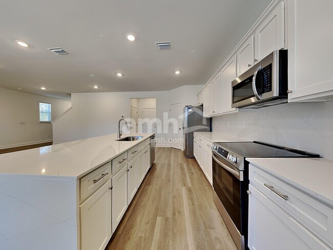 Photo - 102 Trevino Dr