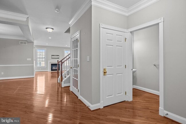 Photo - 2333 Dorchester St W