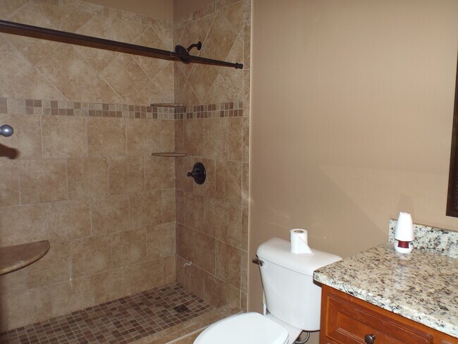 Photo - 1712 Stonebriar Dr NE