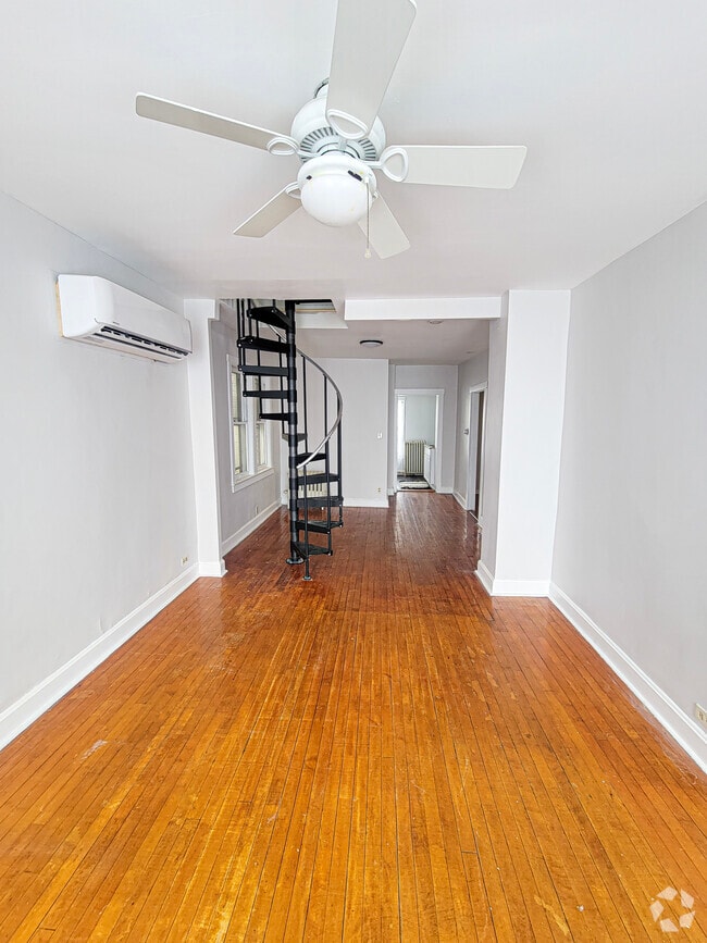 Building Photo - 3240 S Hoyne Ave Unit Second Floor Rental