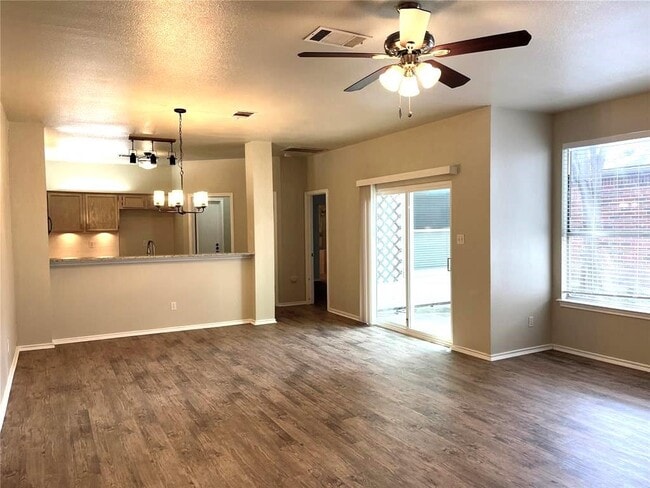 Photo - 813 Black Locust Drive West