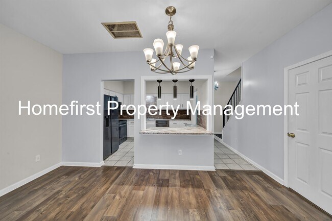 Photo - 317 Bainbridge Dr