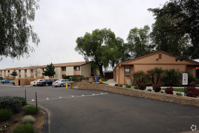 Photo - Peppertree Apartments
