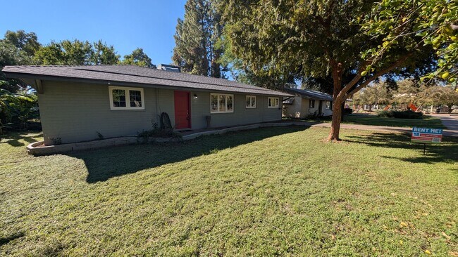Photo - 3 Bedroom Home in the Hudson Manor Community Near S McClintok Dr and E Apache Blvd!