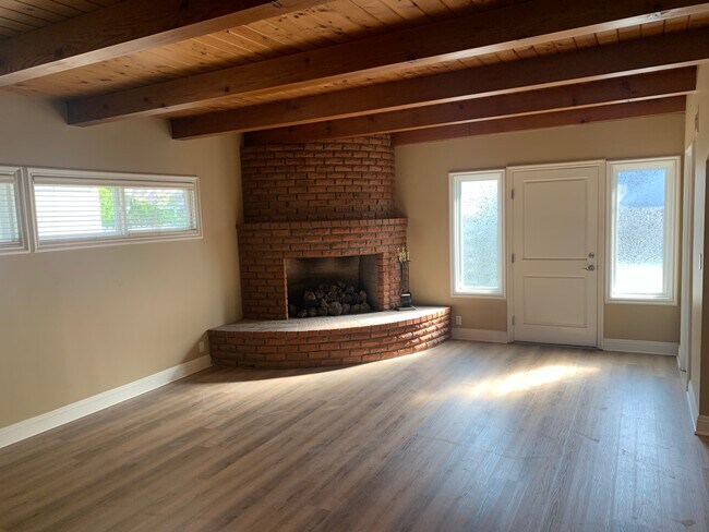 Photo - 207 Mesa Dr Unit A