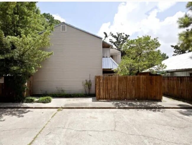 Photo - 800 Fox Run Ave