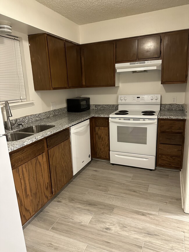 Photo - 1676 Brightside Dr