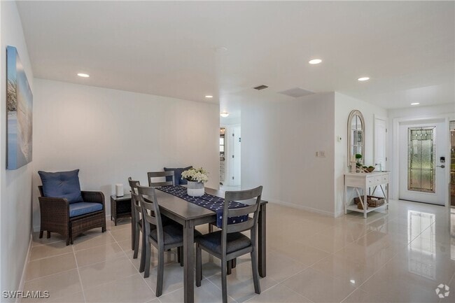 Building Photo - 2255 Gorham Ave Rental