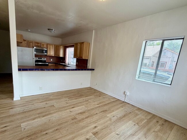 13 E Dupont Ave Unit Dupont 13