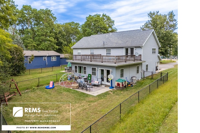 Photo - 815 Island Ct