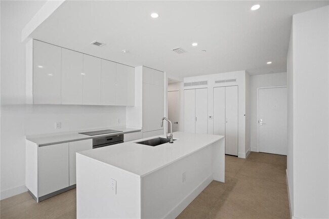 Photo - 700 NE 24th St