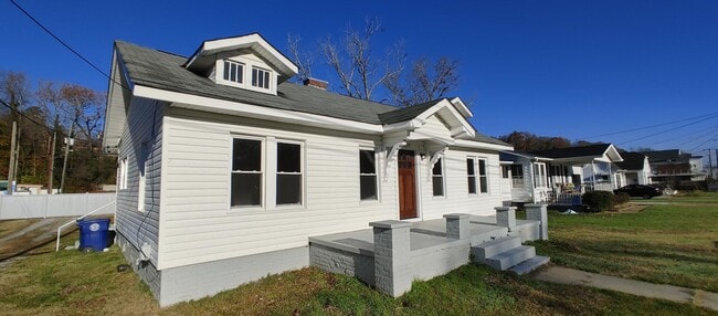 Photo - Charming Red Bank Home close to Restaurants, shops and parks!