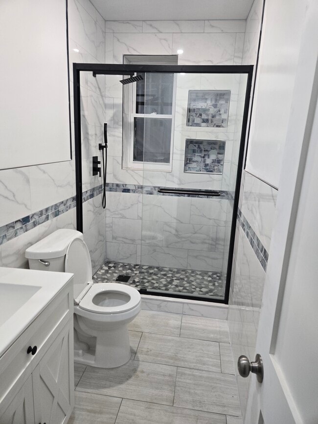 521 Hegeman Ave Unit 2