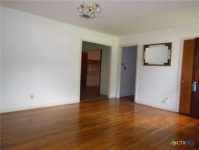 Photo - 391 Oakcrest Dr