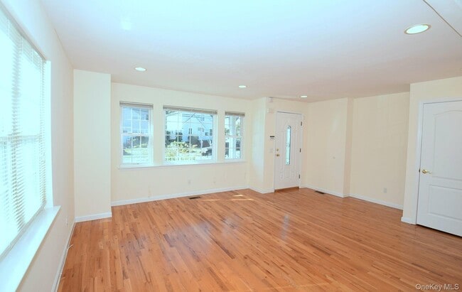 Photo - 74 Firwood Rd