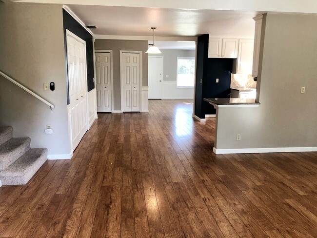 5766 Mesa Verde Cir