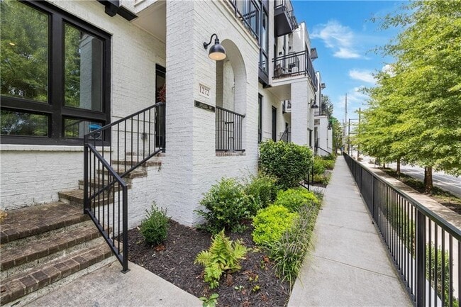 Building Photo - 1272 Appleden Way