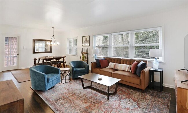 Photo - 961 E Rock Springs Rd NE