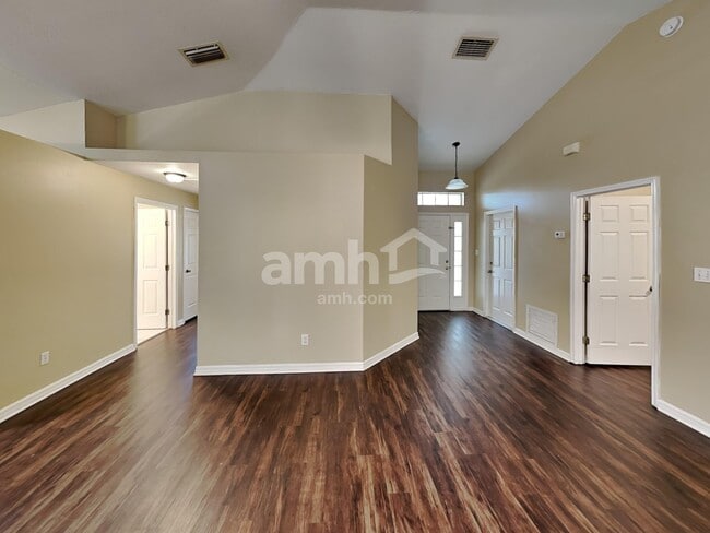 Photo - 815 Park Trail Dr