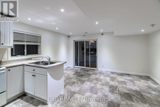 Photo - 35 Hummingbird Ln