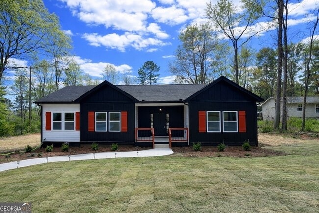 Building Photo - 204 Custer Cir