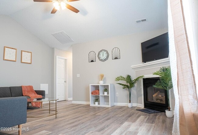 Photo - 2503 East St Unidad B