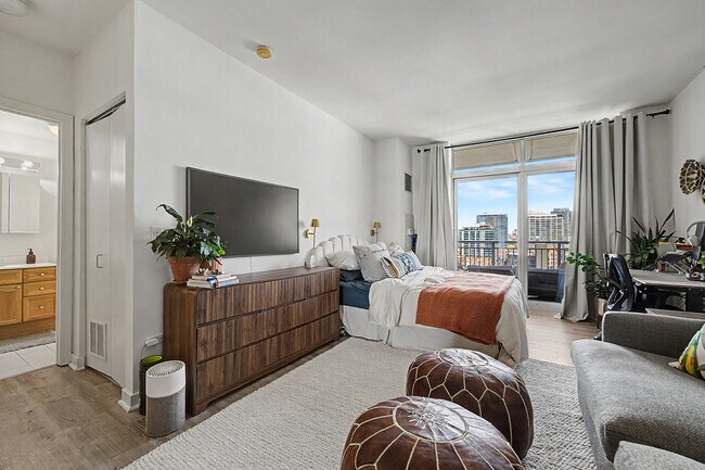 Photo - 330 W Grand Ave Unit 1405