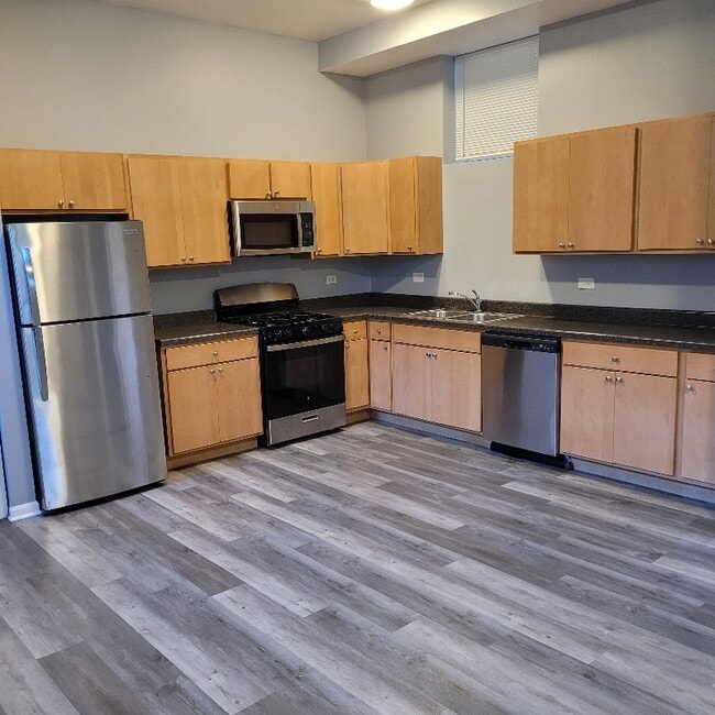 Photo - 11611 S Vincennes Ave Unidad GDN