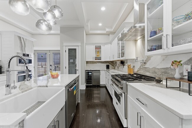 Photo - 1105 Stockell St