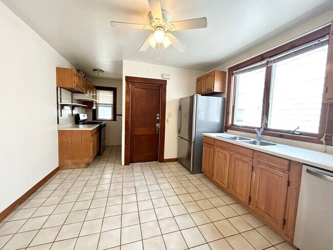 Photo - 11 Romsey St Unit 3
