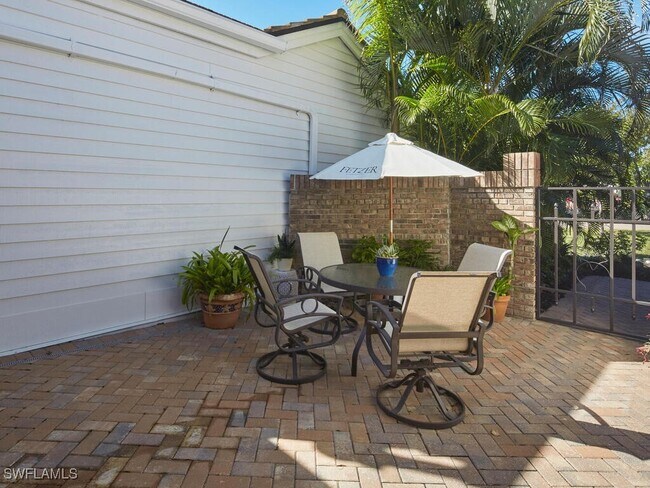 Photo - 575 Park Shore Dr Unit H2