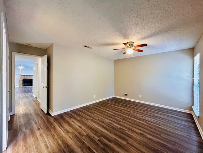 Photo - 9221 Kempler Dr