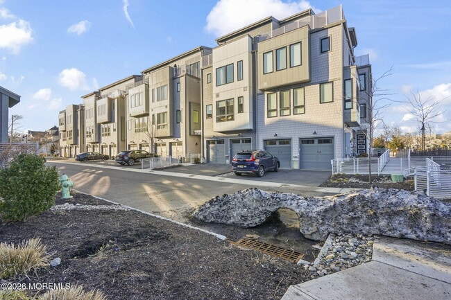 300 Asbury Ave Unit 14