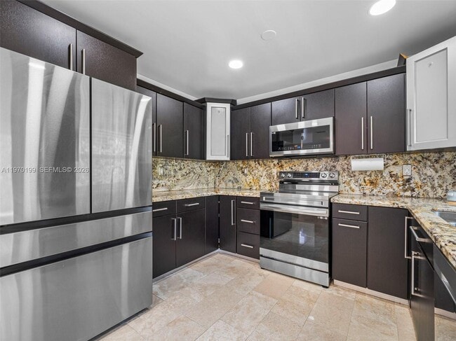 Photo - 10281 NW 32nd St