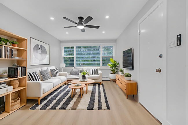 Photo - 2712 W Balmoral Ave Unidad 2E