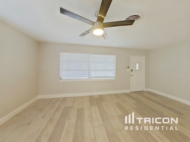 Photo - 3635 17th St N