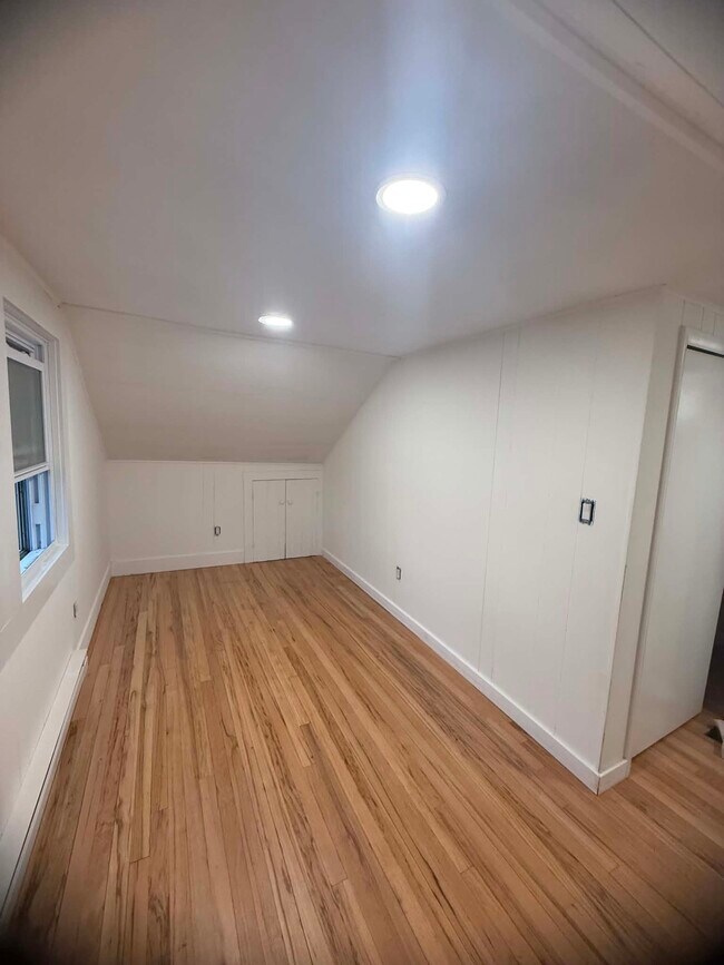 219 Willow Dr
