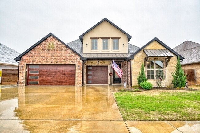 Building Photo - 4009 NE Realtree Dr Rental