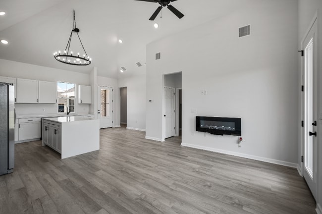 208 Jax Sq