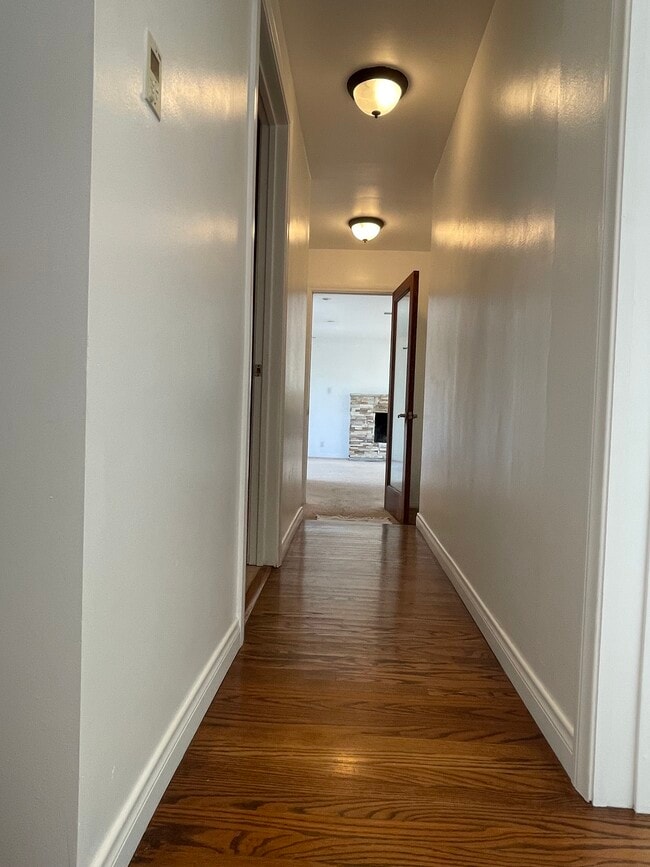 Photo - 914 Fonthill Ave