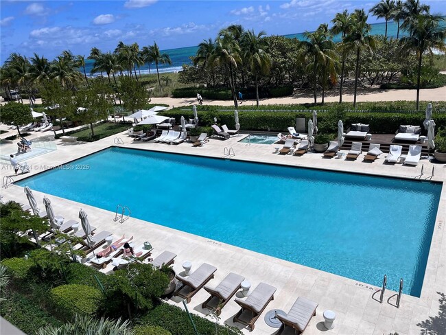 Building Photo - 10201 Collins Ave Unit 301 Rental
