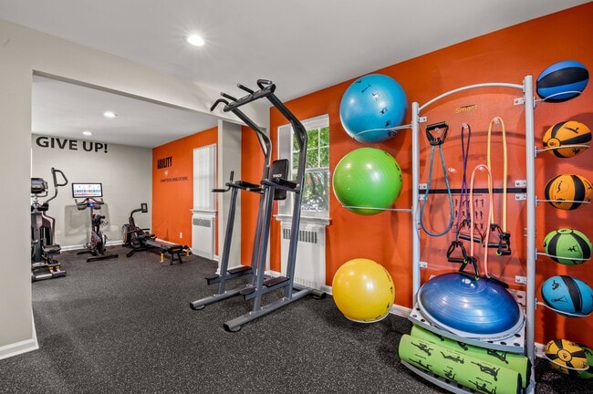 Fitness Center - Hampton Gardens Apartments