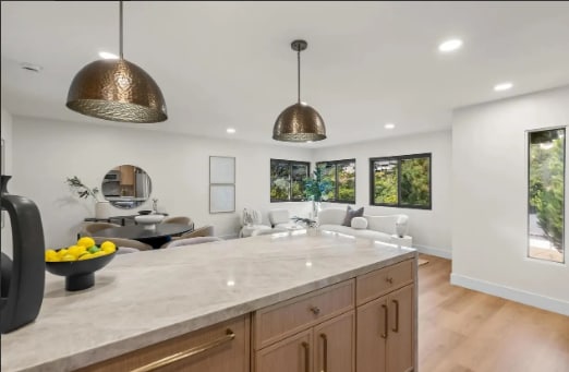 Photo - 1733 Nautilus St