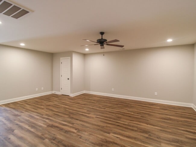 Photo - Lucas Ferry Town Homes!  Cable, Internet &...