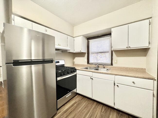 Photo - 1129 Woodward Ave Unit 2