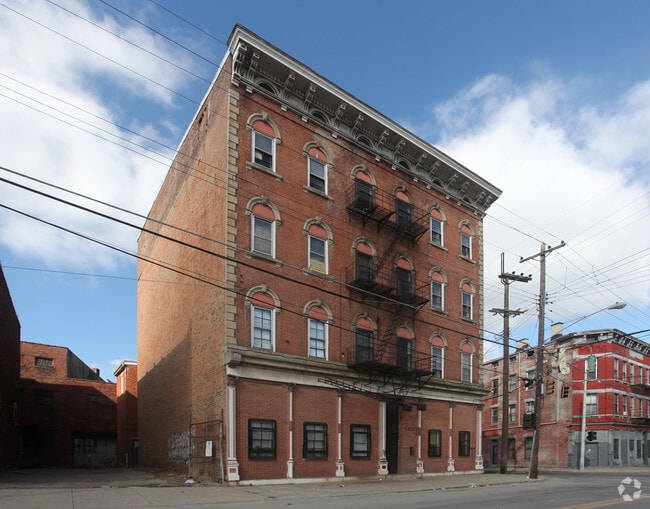 Building Photo - 409 Findlay Street